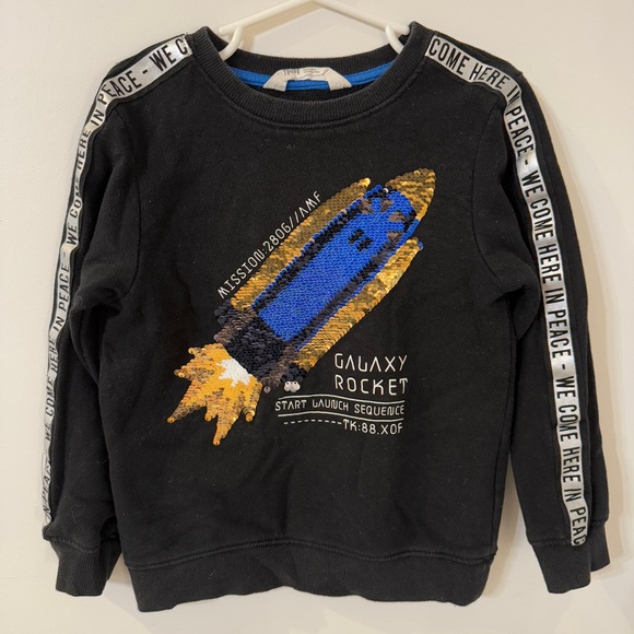 H&M sequin changing Galaxy Rocket sweatshirt in size 4-6 - Picture 7 of 8